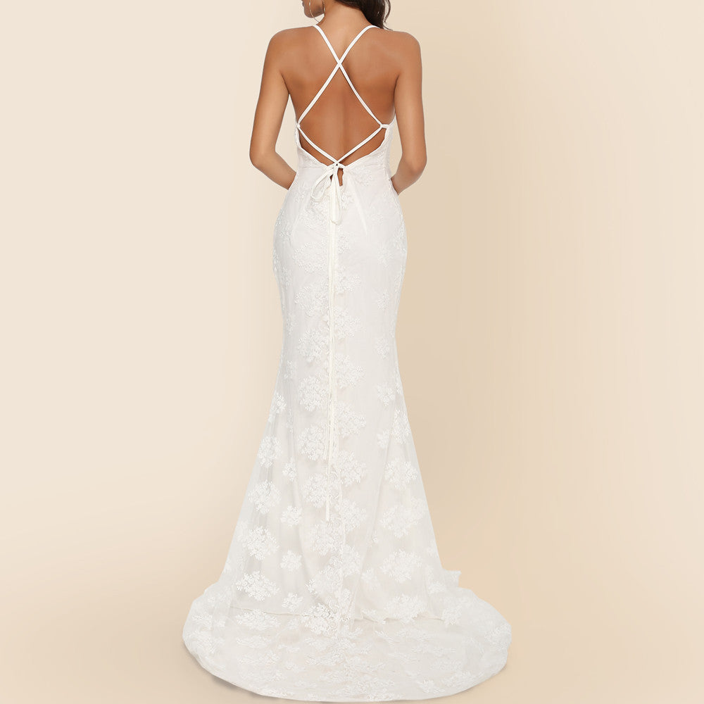 V-neck Large Trailing Wedding Dress with Elegant Embroidery Detail