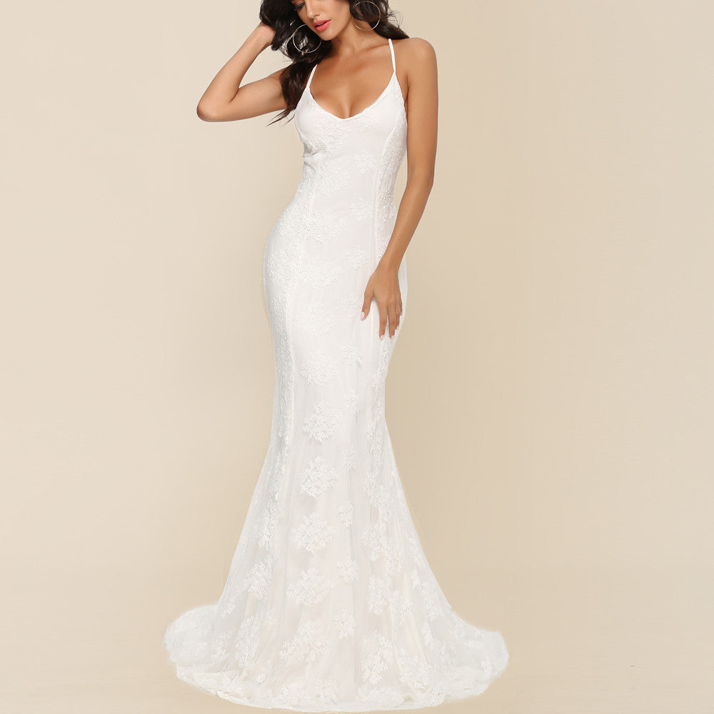 V-neck Large Trailing Wedding Dress with Elegant Embroidery Detail