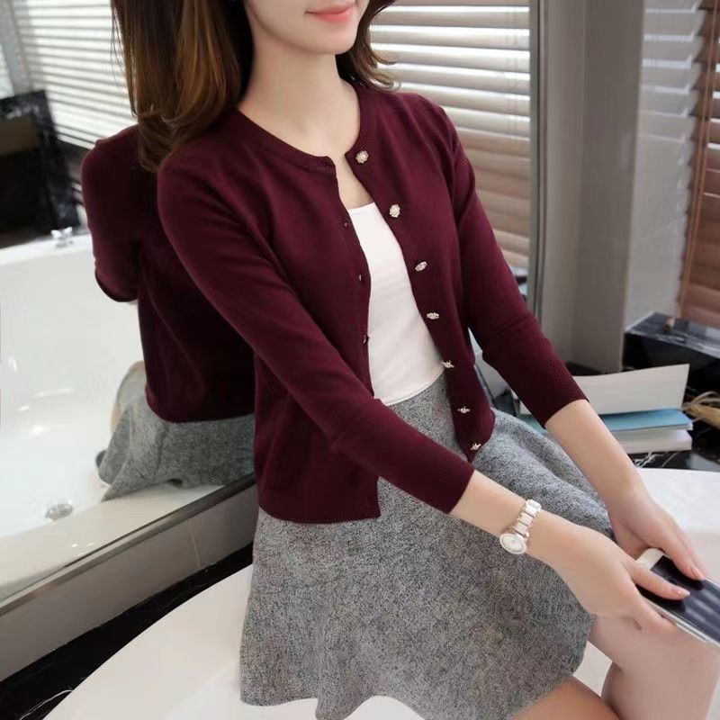 Knitted Cardigan with Long Sleeve and Round Neck Design